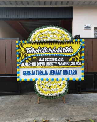 Papan Bunga Duka di Tomohon Timur